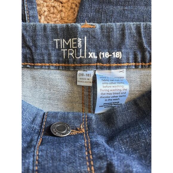 Time & Tru Dark Wash 5-Pocket Pull On Elastic Waist Cropped Denim Jeans XL 16-18 - Picture 7 of 8